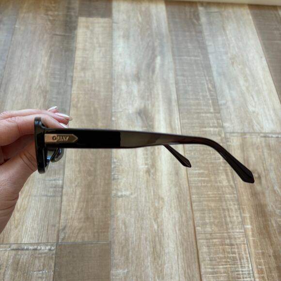 QUAY Vibe Check in Chocolate Brown - Picture 3 of 4